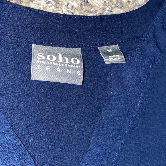 Soho Sleeveless Banded Blouse - Picture 3 of 6